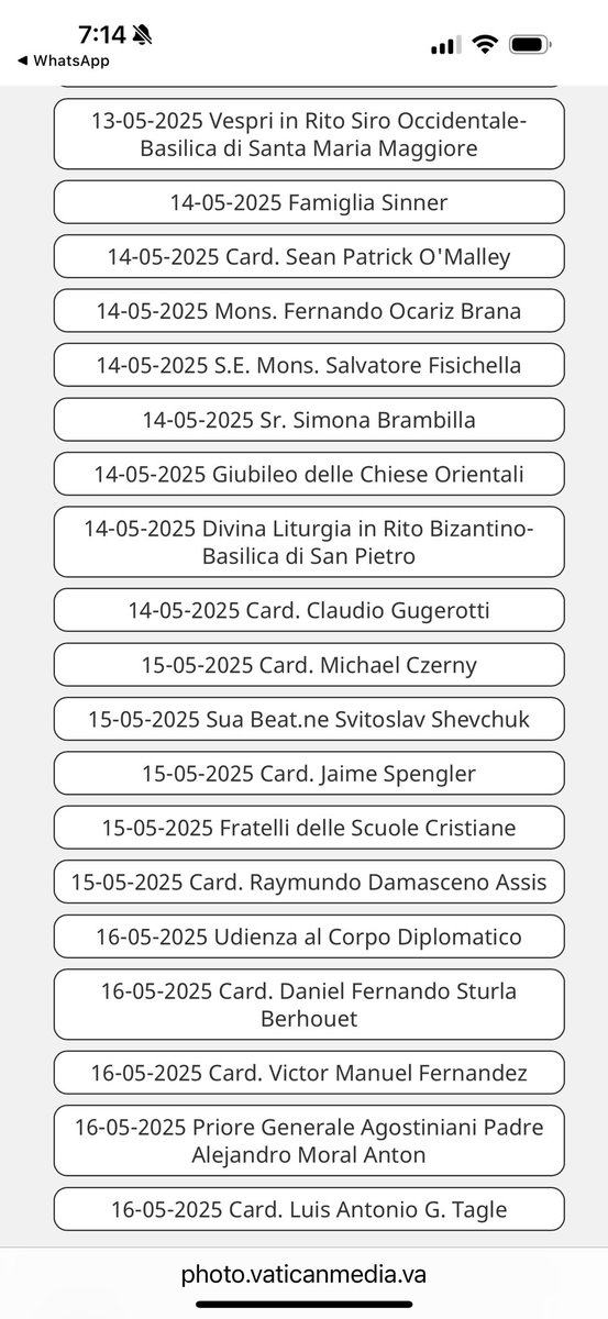 jesusverdeL's tweet image. Solo para decirles que no hubo audiencia extraordinaria, la foto corresponde a un encuentro de pasillo. Hasta en esto deben ser más transparentes. Aquí la agenda oficial del #PAPA con sus encuentros. El embajador peruano en el Vaticano sí que debe explicaciones.