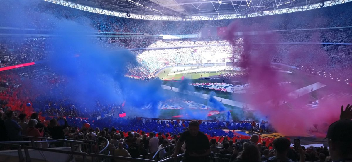 3 generations at Wembley to see <a href="/CPFC/">Crystal Palace F.C.</a> win a trophy. Days like this don’t come around that often. My dad’s taken me to so many palace games over the years so it was awesome to be at the game with him and my son. The family tradition of 🔴🔵 is strong! 🦅