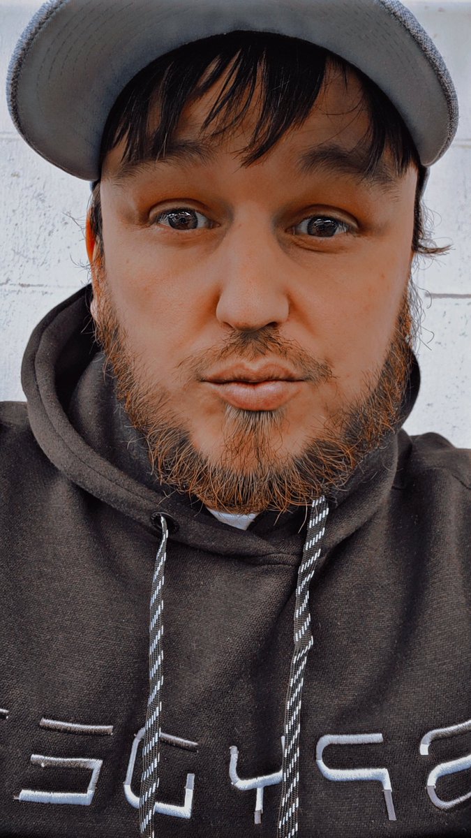 walling_devon's tweet image. Woot woot, ready for a vacation 🙌 😎