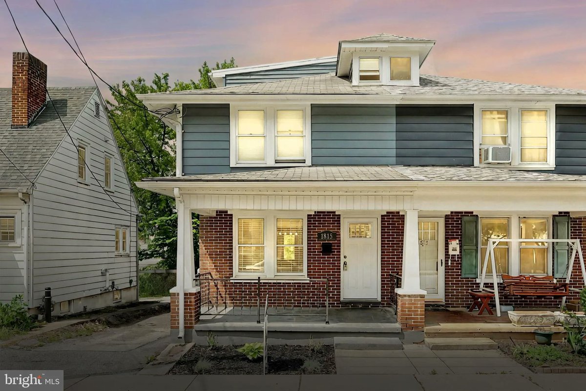 GinterGroup's tweet image. 1815 Monroe Street, York, PA, 17404
4 bed | 1 bath 1750 Sq. Ft.
Active | 215000
bit.ly/4dsBEtg
Step into comfort and style with this beautifully updated 4-bedroom townhouse, perfect for families or anyone looking for extra space. The first floor features sleek...