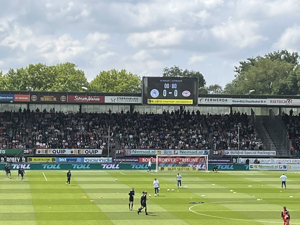 Nog tien minuten voor Sparta vs PSV. Beloofd een mooie laatste reguliere competitiewedstrijd 2024-2025 te worden. Sparta naar voooren⚽️⚽️⚽️!