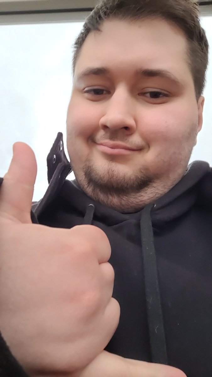 GerardBowek's tweet photo. Być na 4 #MeetAtRift z rzędu - ✅️
Wygrana lolowego Z10 po męczarni w Rift Legends - ✅️
Porobienie contentu - ✅️
Afterek - 🔜

Kolejny wyjazd z udanych. Mimo, że ja tylko byłem błaznem i kibicem :D

Jutro rano przyjazd i o 19/20 costream z Challengers EMEA na kanale ttv/zerotenacity.

Trzeba zabrać doświadczenia od naszych lolowców z tego events, przerobić je u siebie i dać naszym z valo