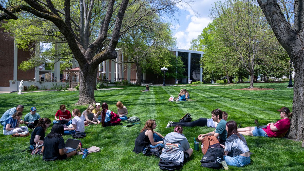 "You will keep in perfect peace those whose minds are steadfast, because they trust in you." (Isaiah 26:3, NIV.) Have a great Sunday, Bruins! 🥰