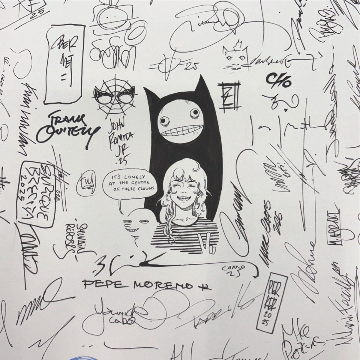 zoethorogood's tweet image. Funniest thing I’ve ever been asked to draw on at a con, the commissioner had gone around the con and asked all these incredible industry legends to sign around the box in the middle, unsure what was to be placed there.. and then I got to commit the biggest flex of my life