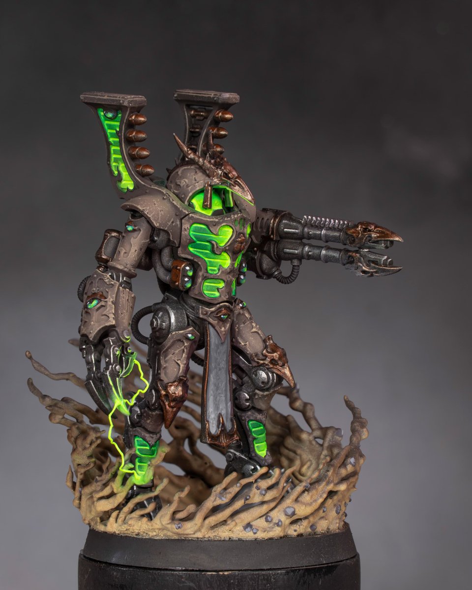 theminiaturista's tweet photo. Sekheta robot in 3h30min painting! Is that speed paint? I think not. I tried enhancing the mini with some elements. After brainstorming with @liver.eating.johnson, the result is a rising sand barrier sculpted in record time by @deadlyprint.
#warhammercommunity #warhammer40k https://t.co/cA4NBpYl6x
