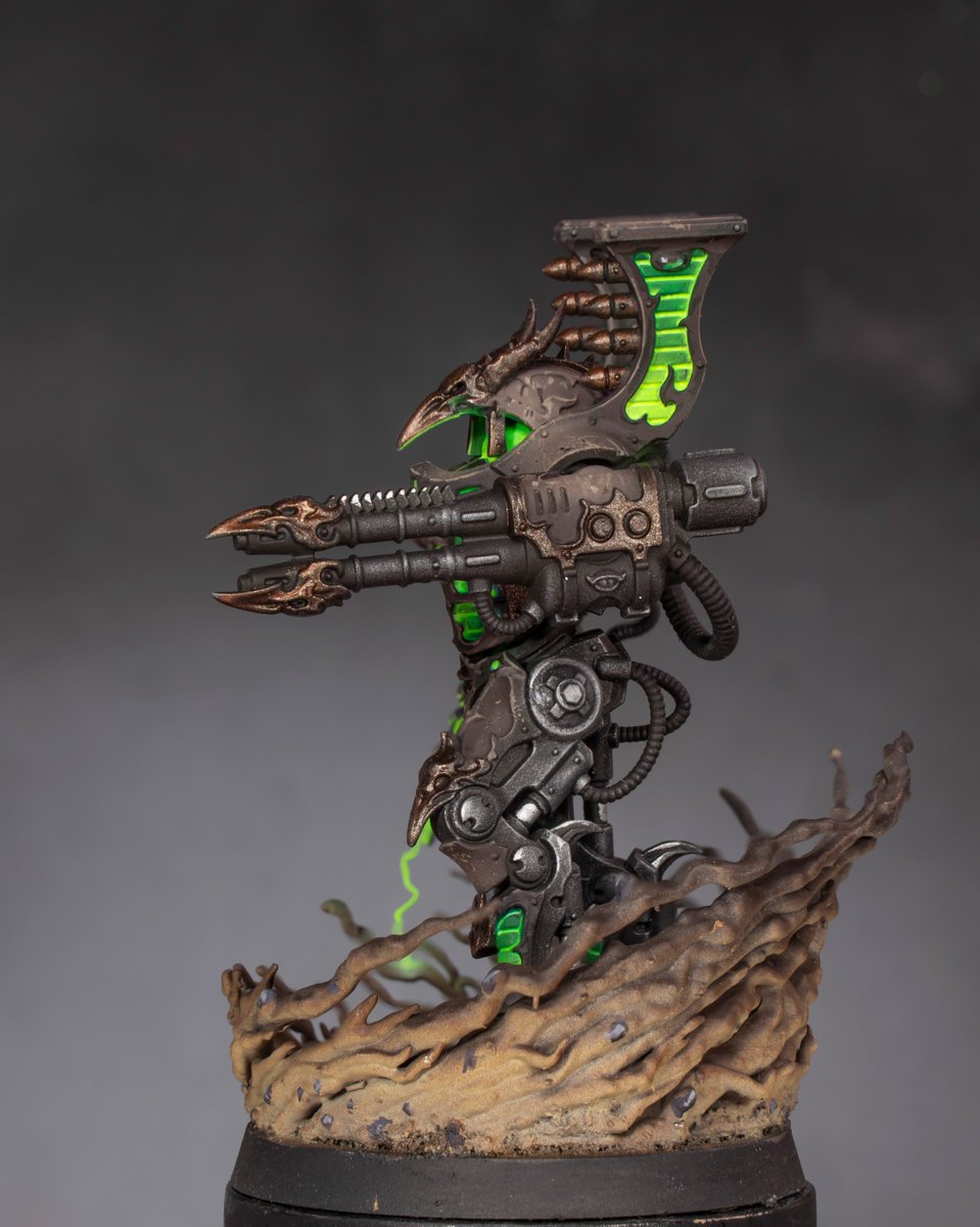 theminiaturista's tweet photo. Sekheta robot in 3h30min painting! Is that speed paint? I think not. I tried enhancing the mini with some elements. After brainstorming with @liver.eating.johnson, the result is a rising sand barrier sculpted in record time by @deadlyprint.
#warhammercommunity #warhammer40k https://t.co/cA4NBpYl6x