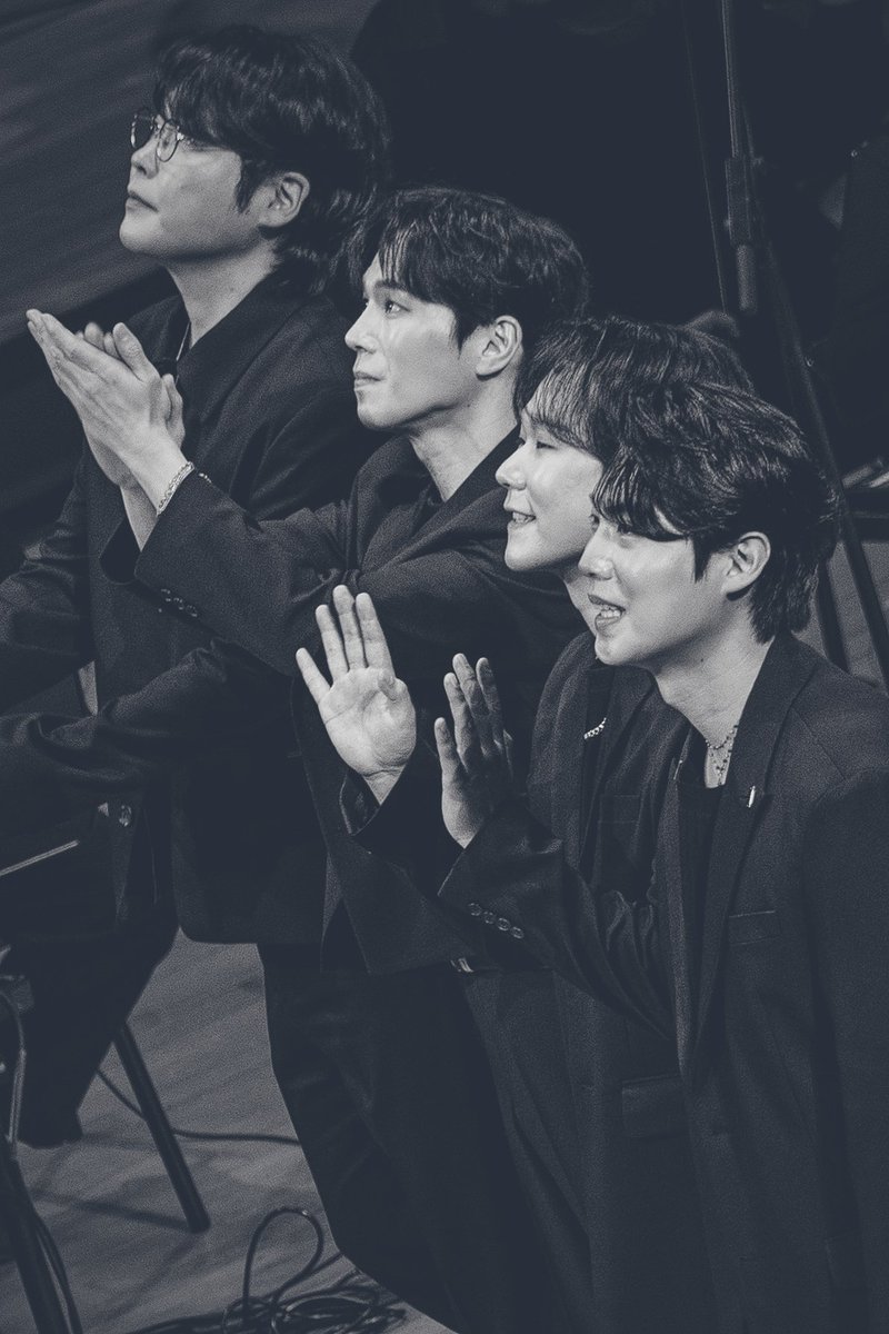 사중창의 신 사중창의 재림예수 사중창의 정수 사중창의 액기스 사중창의 천사 사중창의 악마 사중창의 황제 사중창의 빛과소금 사중창의 근간
#포르테디콰트로