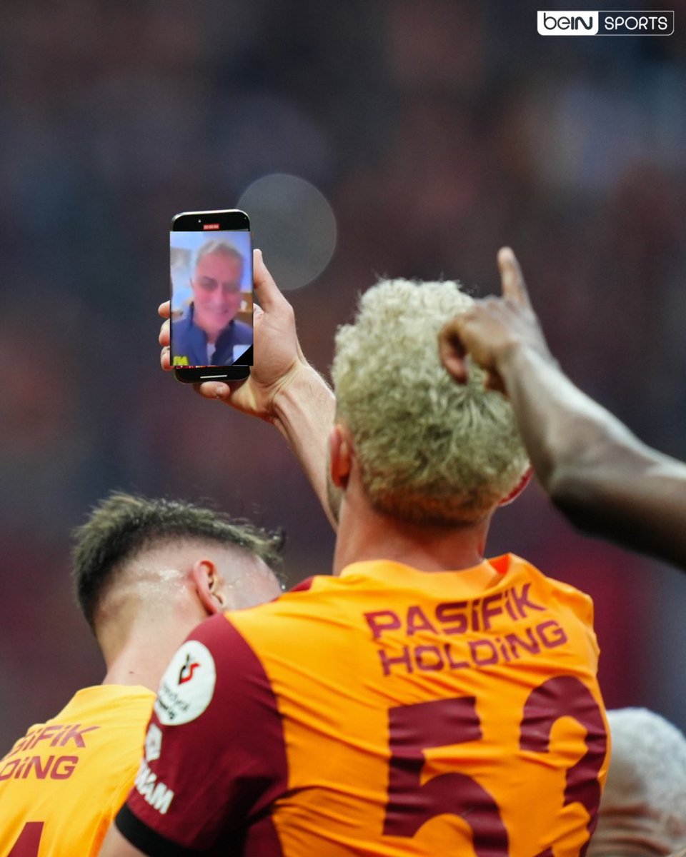 Robin1905's tweet photo. kim yaptı lan bunu ahsuajajajsjsj #GSvKYS https://t.co/hKkNvJLoHP