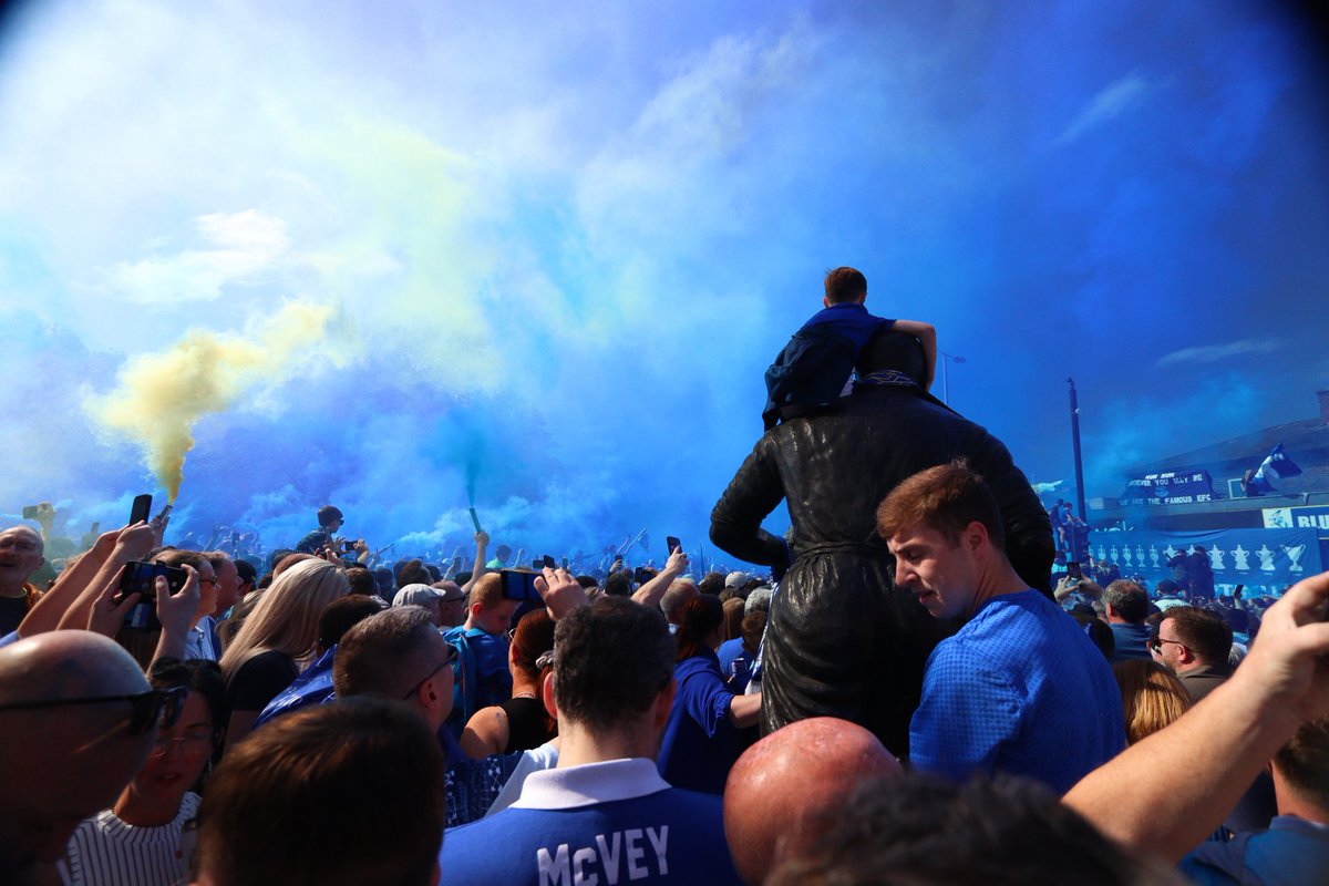 FuriousFoetus's tweet photo. The final match at Goodison Park. The team coach us out there somewhere! #efc #evertonfc https://t.co/T8jfCnzDek