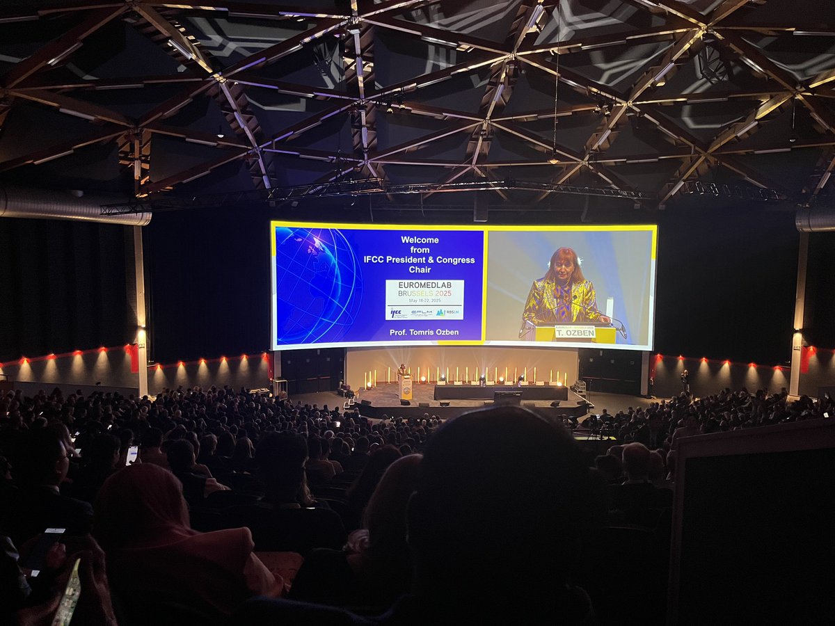 BFreelandDCU's tweet image. Good to be at Euromedlab 2025, Brussels, talking about sustainability in laboratories on Tuesday.