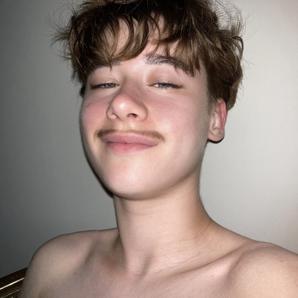 Bed hair so baaaaad 🙈