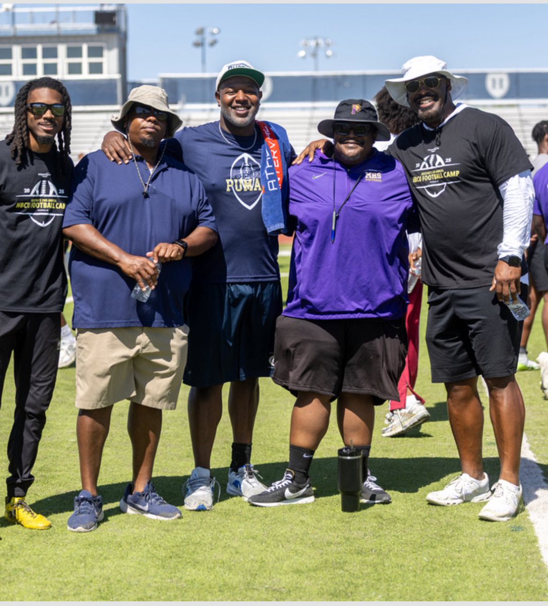 Special thank you to APE, Papago Puma coaches, Donovan, Jeremy and James, the amazing Shannon and Corey and Higley Football! Congratulations on a successful year 2! 💜