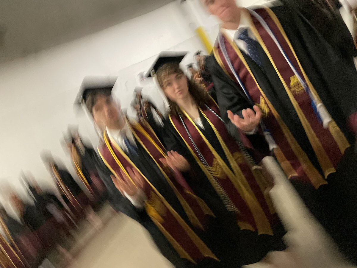 umntubas's tweet photo. HAPPY GRAD SZN TUBA FANS 

- admins <3 

#UMN25 #UMNCLA https://t.co/mFG6zFEUAT