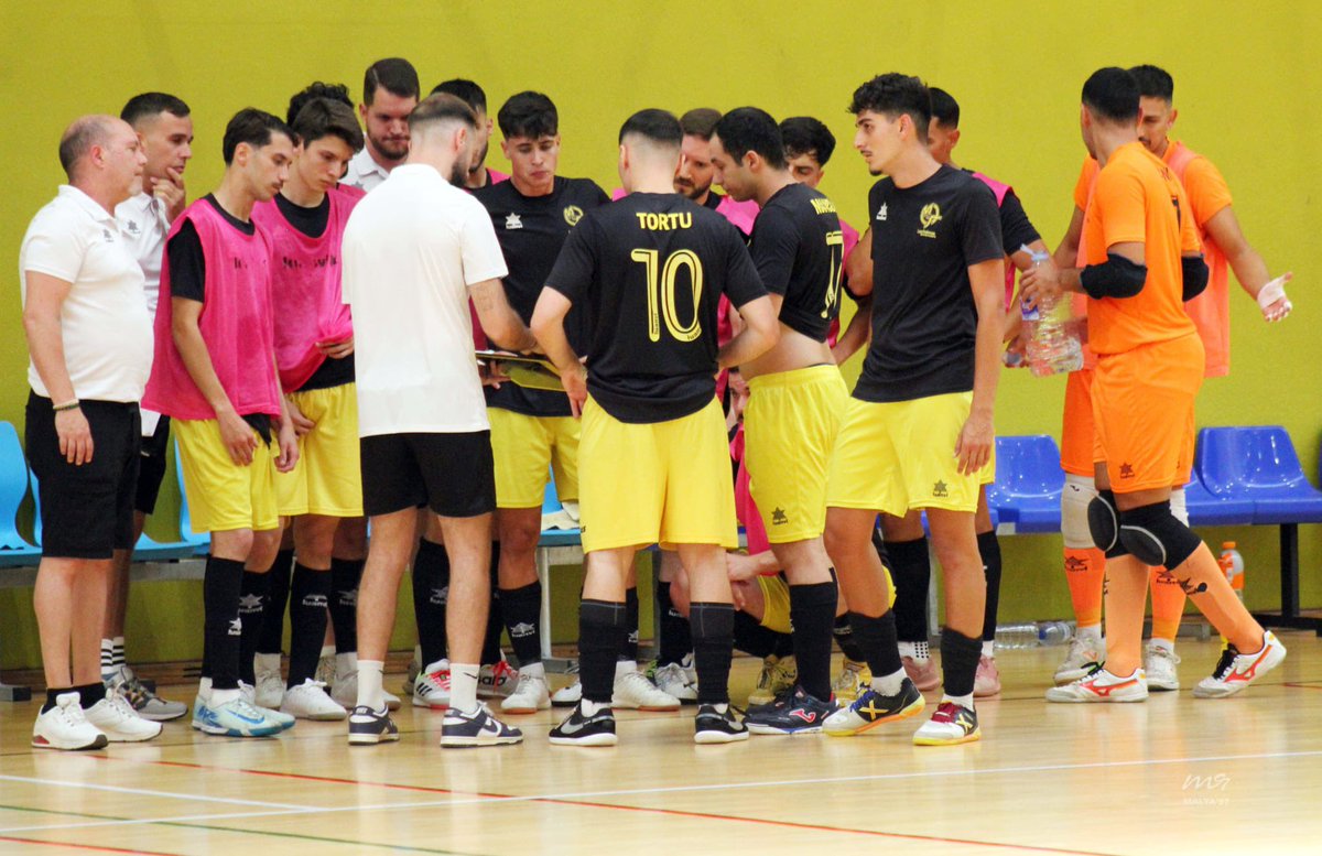charlyjcr's tweet photo. Fin a una temporada increíble. Qué orgulloso estoy de dirigir este barco. Gracias a todos. ¡Volveremos a intentarlo! 💛💙

#VamosMalta https://t.co/aAetU32KhI