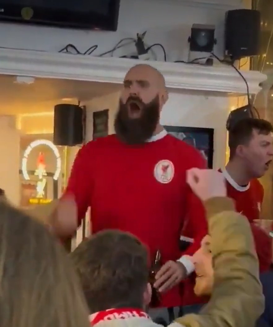 eugeneh84's tweet image. Choose your fighter