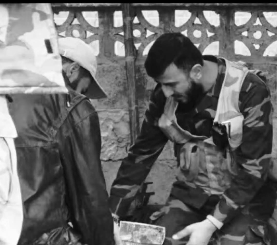 وأنا أفخر أني جندي في جيش قائده الأول شهيد وقائده الثاني أسير 
فليشهد الكون أنهم براء من كل فرية أُتهموا بها 
وليشهد التاريخ على ذلك.

سنبقى على العهد بإذن الله حتى نلقاه وهو راض عنا إن شاء الله
اللهم تقبل عبدك زهران 
اللهم فك قيد عبدك عصام

#الحرية_لعصام_بويضاني