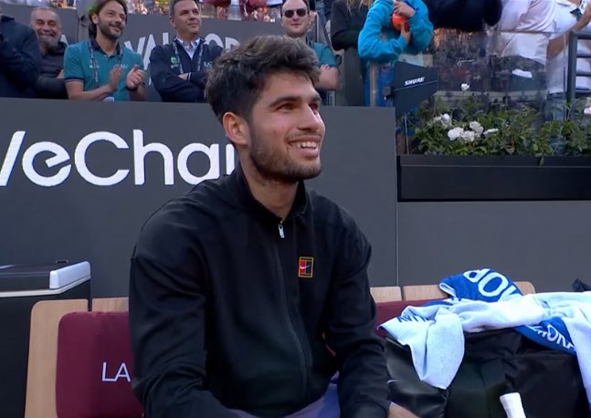 “i will speak in english a bit for carlos because i’m not there yet with the spanish” 

“you can speak italian!”

“i speak italian, you understand? perfect!” 

😭😭😭