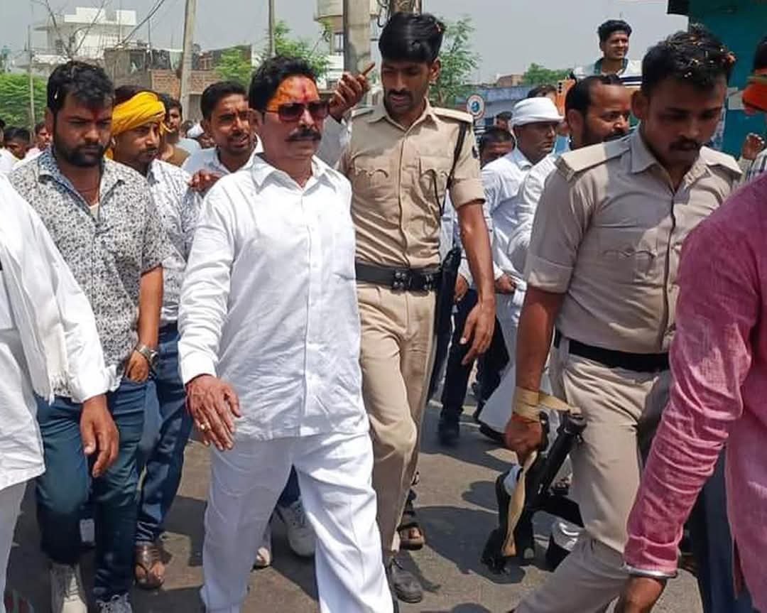 ProfAmrit_BHU's tweet photo. सरकार द्वारा गठित फॉरेन डेलीगेट्स वाली लिस्ट में बाहुबली अनंत का नाम ही नहीं है।
मिर्जापुर वाले मुन्ना भइया ने सही ही कहा था - बहुत तकलीफ होती है जब आप योग्य हो और लोग आपकी योग्यता न पहचानें..!
😂
#foreigndelegates https://t.co/kht543v3n7