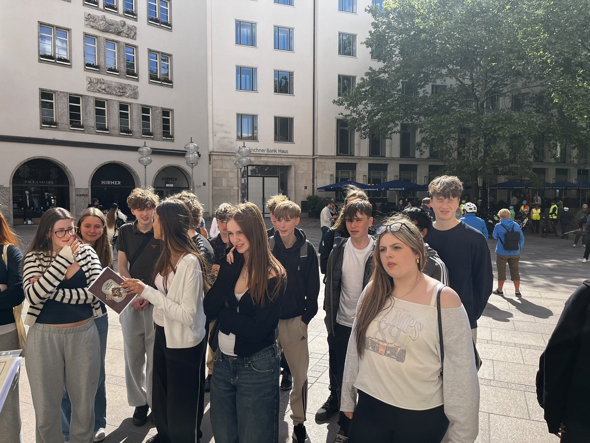 CGSLanguages's tweet photo. München - lovely weather! https://t.co/DoAwvd1bQk