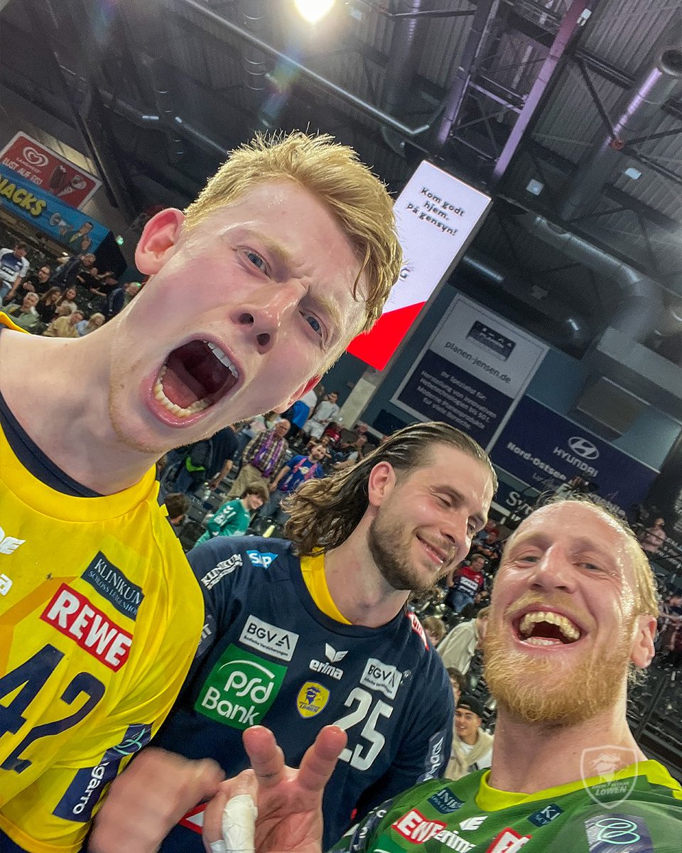 RNLoewen's tweet photo. 𝑨𝒖𝒔𝒘ä𝒓𝒕𝒔-𝑴𝒂𝒕𝒄𝒉𝒘𝒊𝒏𝒏𝒆𝒓-𝑺𝒆𝒍𝒇𝒊𝒆 🦁✌️

#rnl #rnloewen #handball #RNLSGF https://t.co/3pGO5jicIO