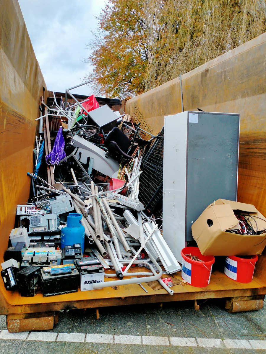 INZAMELING OUD IJZER

Zaterdag a.s. (24 mei) vindt er weer een inzamelingsactie van oud ijzer plaats. Tussen 9.30 en 13.00 uur kunt u allerlei metalen deponeren in de container voor school.