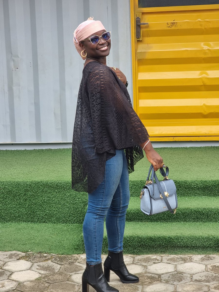 sisiportable's tweet photo. Queen of the North with zero Hausa — someone please teach me Hausa before they find out I’m faking it!
#OOTD https://t.co/uXiflmhTN9