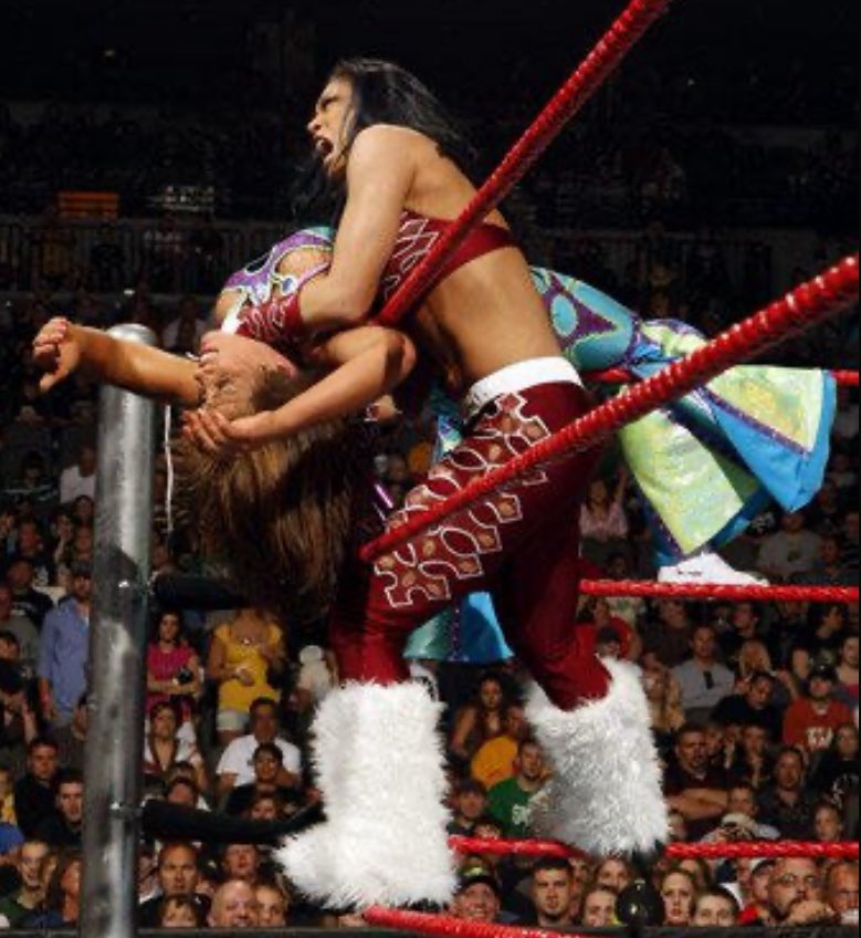Mickie James~Aldis tweet media