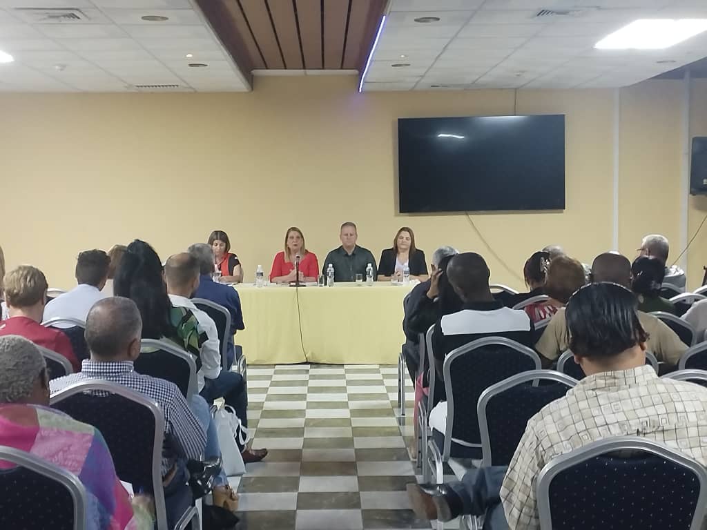 AAB_Cuba's tweet photo. En la 3era sesión del Taller Nacional de Directores de Recursos Humanos de @CubaMES se debatió sobre:

✔️ El impacto de la aplicación del Reglamento de Categorías Docentes
✔️ Presupuesto para el pago por sobrecarga docente
✔️ Estructura y plantilla

@WalterBG_MES @sailyglez https://t.co/kceiRcpVmA
