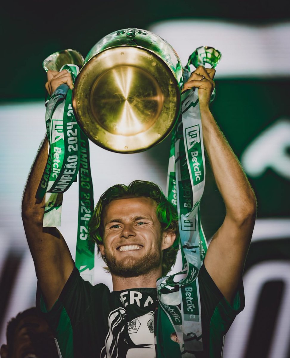 Que sejas o meu capitão durante muitos anos e que levantes muitos mais títulos 💚