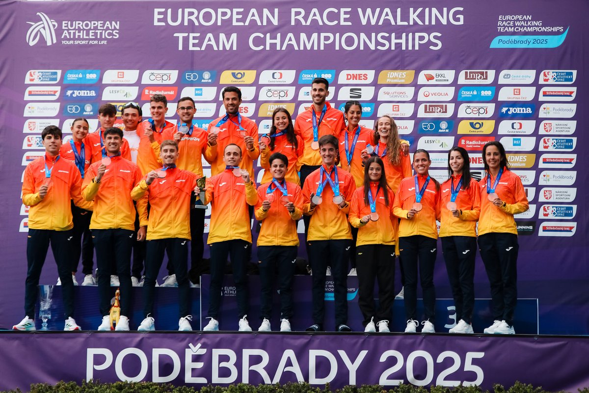 Pleno de medallas para #EspañaAtletismo 🔝

🚹 20 km 🥇 35 km🥈 10 km Sub20 🥈
🚺 20 km  🥈 35 km🥈 10 km Sub20 🥇

5⃣ podios individuales 🔝 2⃣ récords de España

La Crónica bit.ly/4j4rUq5

 #Podebrady2025 #PasiónPorCompetir