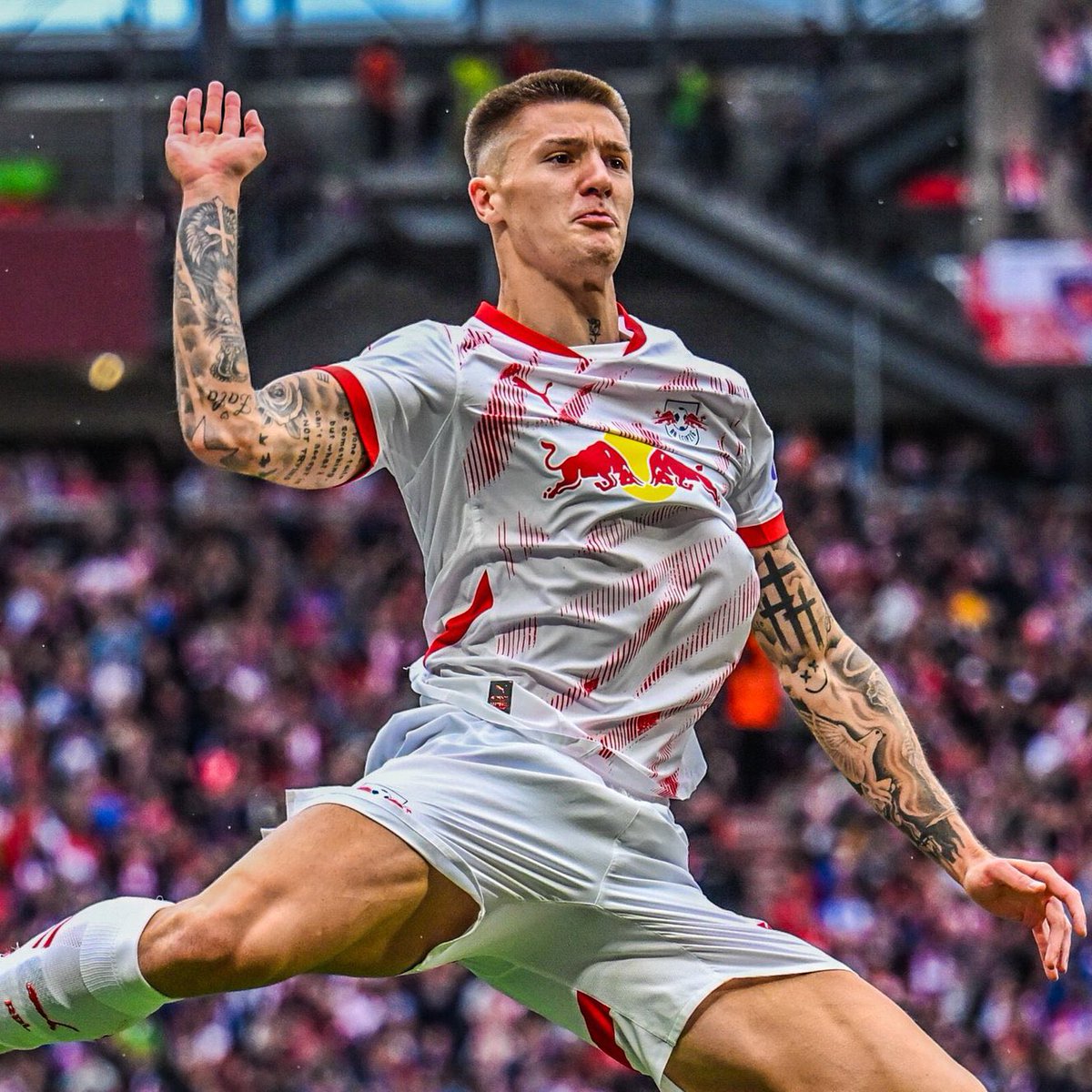 Bray_cule's tweet image. NECESITAMOS UN DELANTERO SI O SI