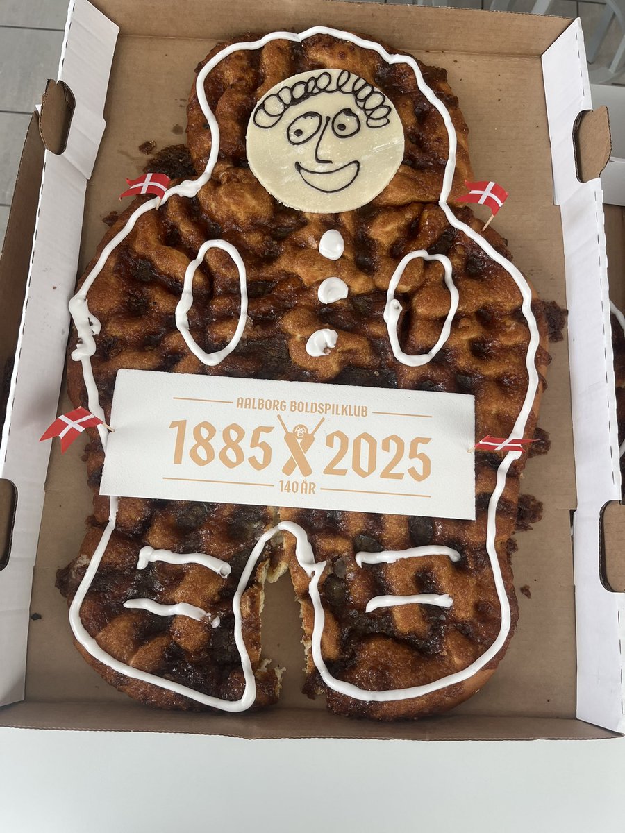 Det er vel fair at sige at der gik gevaldigt kage i den i Aalborg! Chokerende afslutning på en kamp, og dag  hvor der var lagt op til en 140års fejring. #Sldk #AaBsif