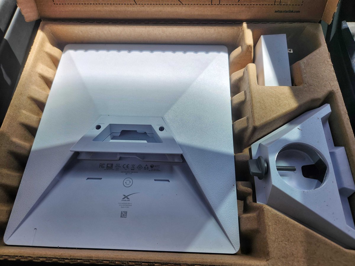 kneubuehl's tweet image. The tech from @tesla and @SpaceX are making so many incredible experiences possible.
I left Denver yesterday afternoon, headed southbound towards Colorado Springs. I was set to meet up with another Cybertruck owner, Clinton @vanquishfoes, for a first overnight camping trip since…