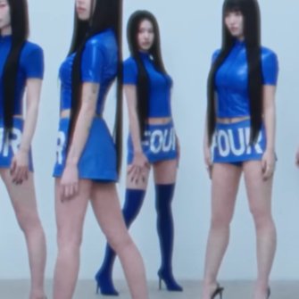 kashidee_'s tweet photo. why does sana and tzuyu got long boots while the rest just wore heels? small hint? or am i just crazy? https://t.co/QmGG6nIXSr