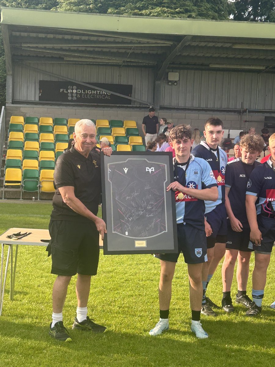 stefan andrews (@stefanandrews14) on Twitter photo 🏆 OSPREYS CUP FINAL 🏆
What a fantastic final to finish the event 🔥🔥🔥🔥
U15s ospreys cup final
A fantastic game between <a href="/Mumbles_RFC/">Mumbles RFC</a> and <a href="/bridgendathrfc/">Bridgend Athletic</a> 🙏🙏
Congratulations to <a href="/Mumbles_RFC/">Mumbles RFC</a> on the win 🥇 🏆 🏆 OSPREYS CUP FINAL 🏆
What a fantastic final to finish the event 🔥🔥🔥🔥
U15s ospreys cup final
A fantastic game between <a href="/Mumbles_RFC/">Mumbles RFC</a> and <a href="/bridgendathrfc/">Bridgend Athletic</a> 🙏🙏
Congratulations to <a href="/Mumbles_RFC/">Mumbles RFC</a> on the win 🥇 🏆