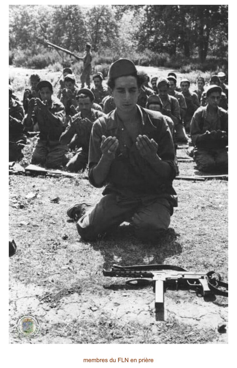 IflissLeCorsair's tweet image. Quand d’autres attendaient des desserts aux chocolats par le colons 🇫🇷, ou d’autres baisés la main de Lyautey, ou voyait des visages sur la Lune. Nos martyrs se prosternaient pour adorer Allah et avoir le courage de battre un ennemi plus fort que soit sur le papier. Tahia 🇩🇿🫶🏼