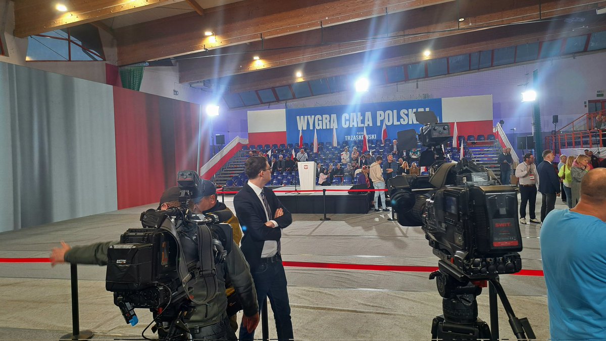 Karina Strzelińska (@k_strzelinska) on Twitter photo Trwają przygotowania do wieczoru wyborczego Rafała Trzaskowskiego. Jesteśmy na miejscu <a href="/DGPrawna/">Dziennik Gazeta Prawna</a>. Trwają przygotowania do wieczoru wyborczego Rafała Trzaskowskiego. Jesteśmy na miejscu <a href="/DGPrawna/">Dziennik Gazeta Prawna</a>.