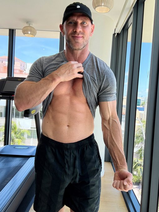 Watch JohnnySins's leaked NSFW photo on TwXstars