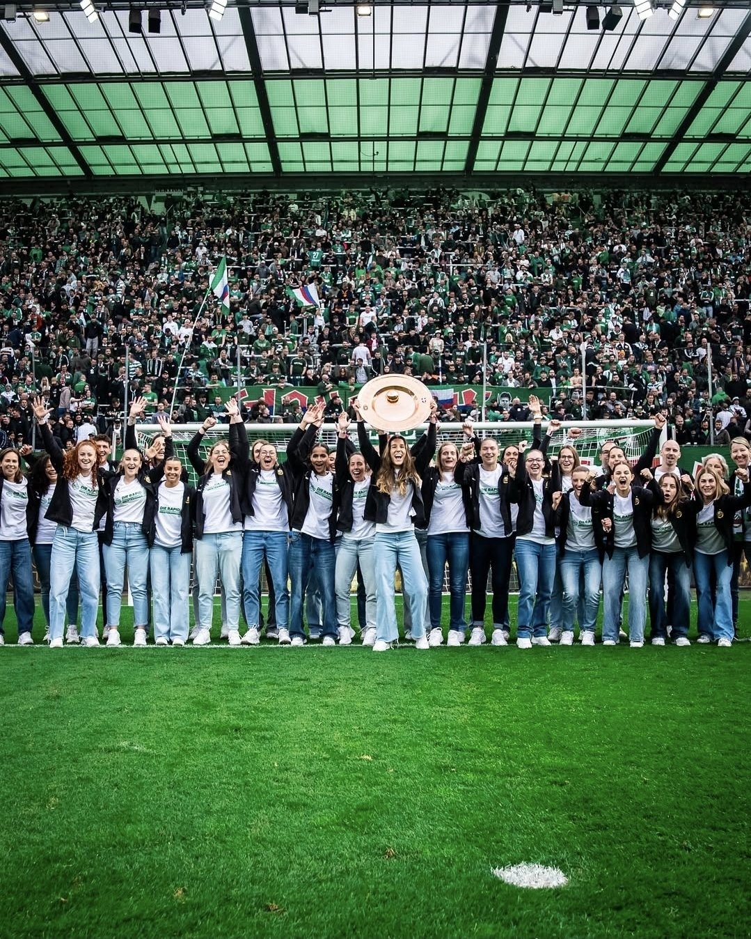 GrP9uw8WgAA_Y5I?format=jpg&name=large