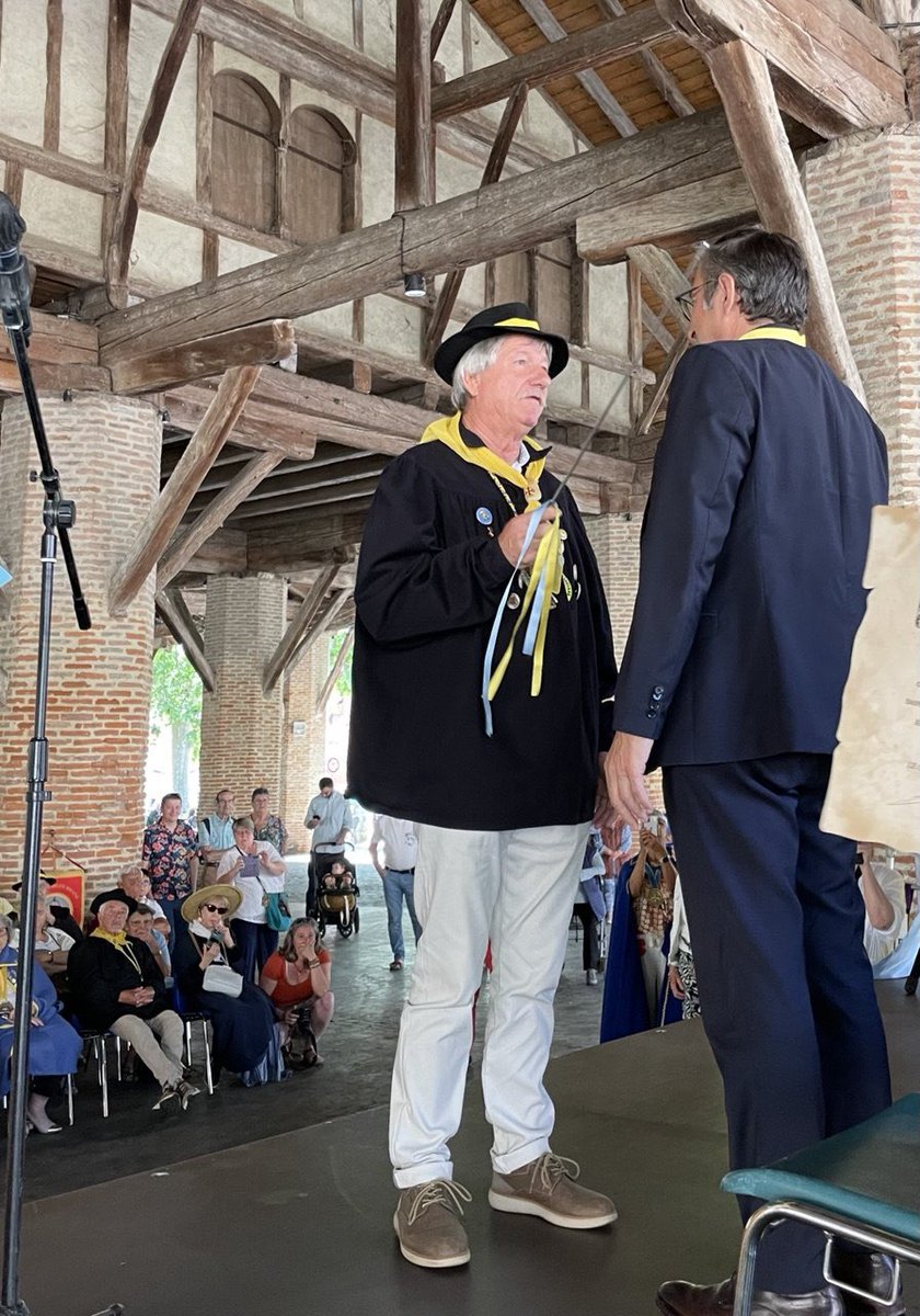 Une intronisation dans la Confrérie gourmande et joviale de la saucisse de Grenade, c’est avant tout un moment de partage et de bonne humeur, comme on l’apprécie dans le Nord toulousain. Merci au grand maître Gérard Bouillin et à mon parrain, Jean-Paul Delmas, maire de Grenade !