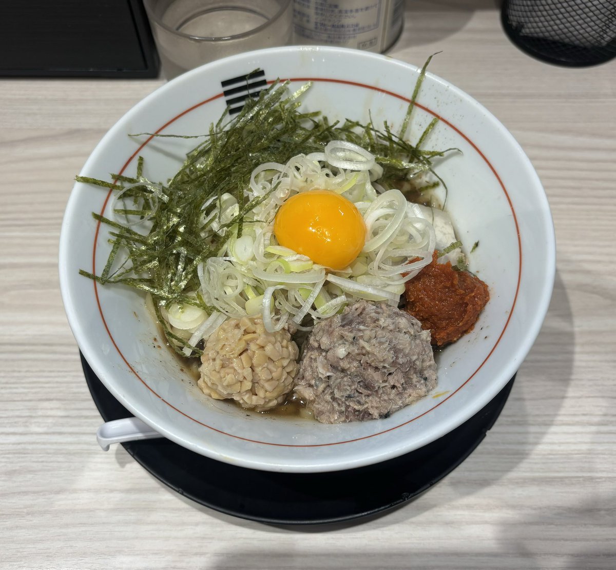 イヌ科さんとひっぱりまぜそば食べた、とても美味しかった。