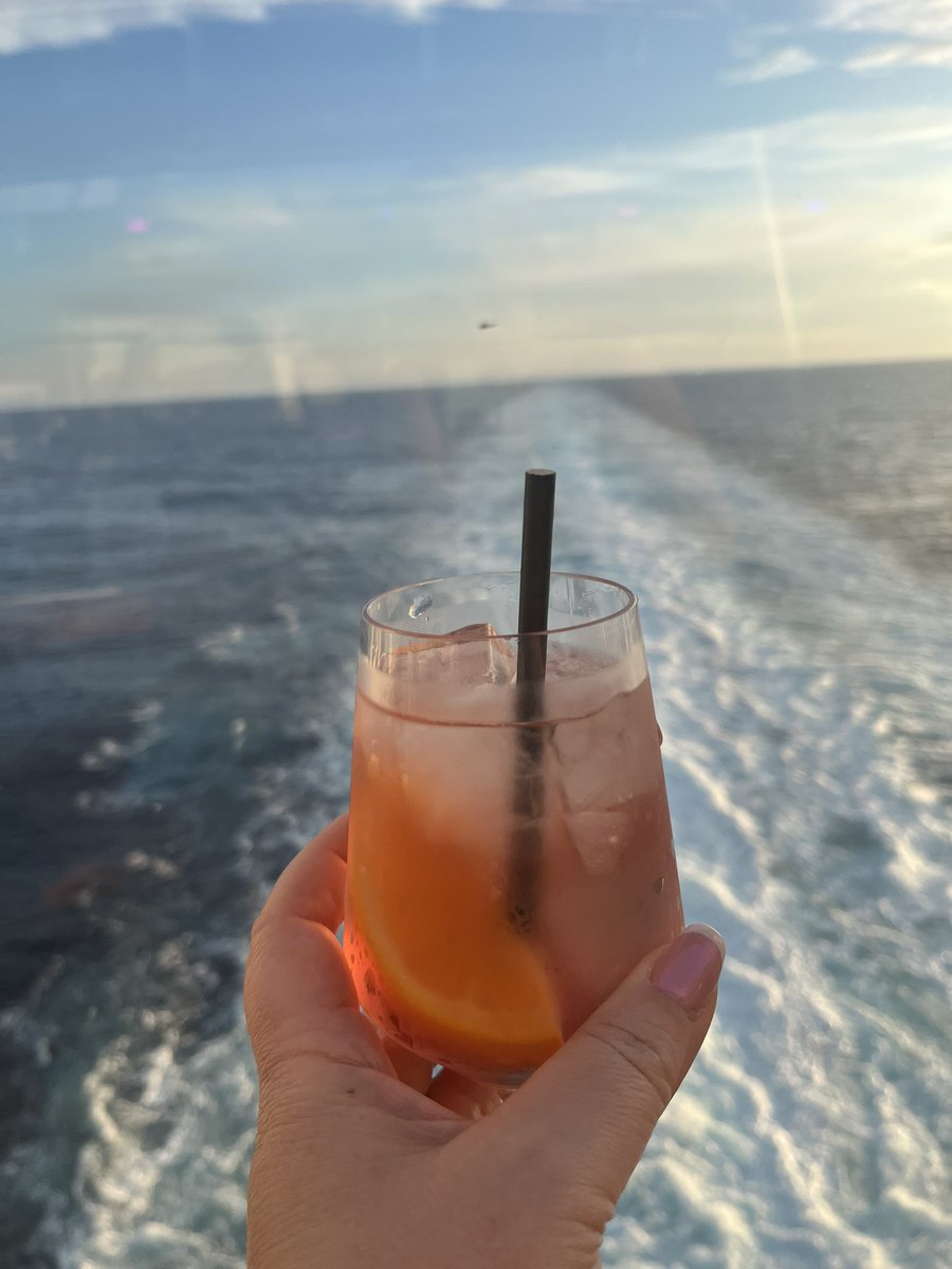 suzybearden's tweet photo. First week completed on @pandocruises #Arvia fab food, drinks and that Med sunshine 🥰🚢 https://t.co/VcURn9aFHX
