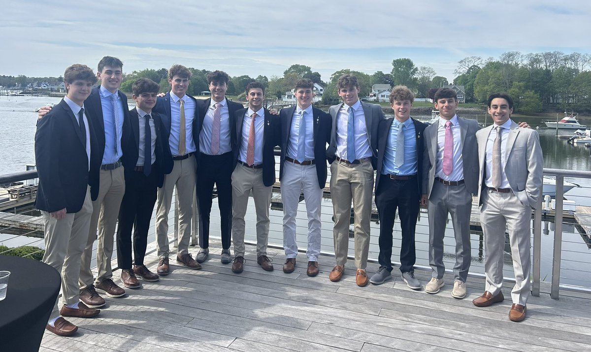 refereeswife's tweet image. Puck Guys
🎓🤍💙🦅💙🤍🎓
#sjp #grega