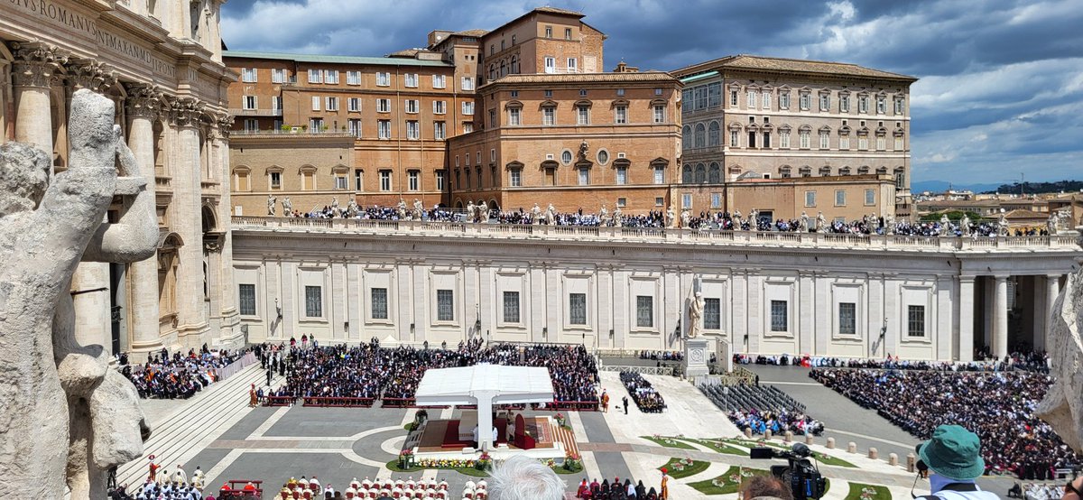neilmaccarthy's tweet image. Some shots from the rooftop at today's Mass of Inauguration for Pope Leo XIV. Blessed to be among up to 200,000 in attendance. #PopeLeoXIV