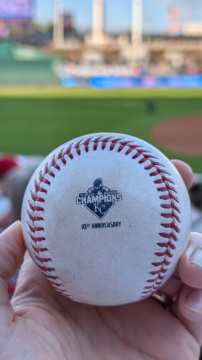 Last night was a good night to snag a game ball! Extra sweet that a Cardinals fan missed the catch so I could get the rebound, haha. Bobby Witt Jr lineout in the 3rd