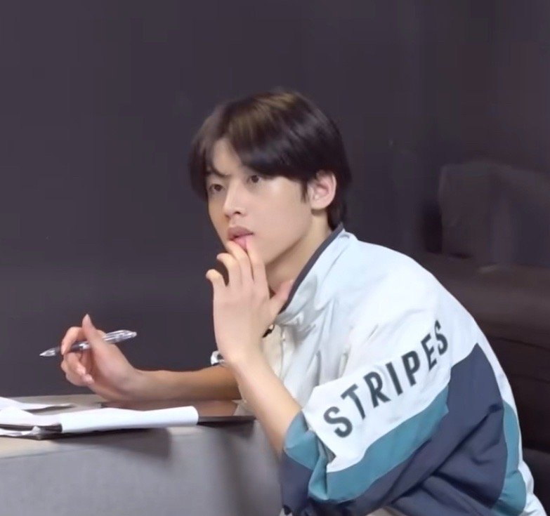 It's already been a month since SEOK JUNE's withdrawal from [Debut's Plan] was announced and NO...we refused to believe that he's still in Starship Entertainment. 

That's fake news.

#석준 #SEOKJUNE
#STARSHIP #Debuts_Plan #NewKids #뉴키즈 #SEOKJUNEGLOBAL