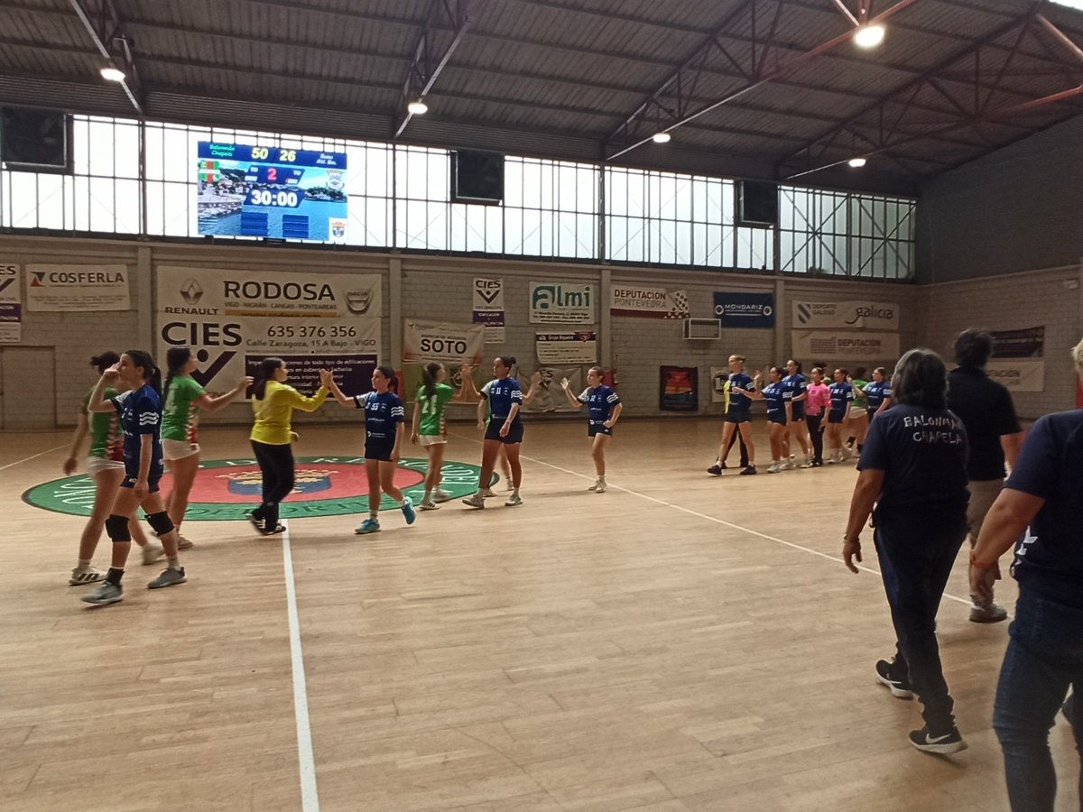 CB_ChapelaWeb's tweet image. Vitoria das cadetes femininas ante o Bueu pra pechar a tempada (50-26).
#imoschapela #vermelloeverde