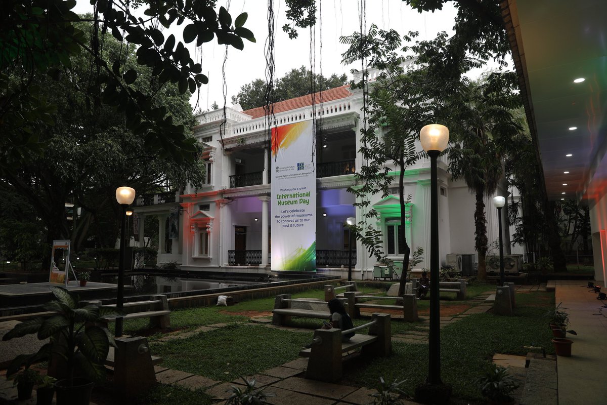 NGMABengaluru's tweet photo. The National Gallery of Modern Art Bengaluru radiates elegance and cultural grandeur as it glows beautifully on the night of International Museum Day 2025

#InternationalMuseumDay2025 #ngma #ngmabengaluru #16yearsofngma #ministryofculturegoi #CultureUnitesAll
#MagicOfMuseums #EkDeshEkDhadkan #OneNationOneHeartbeat #100DaysToHarGharTiranga

@narendramodi @gssjodhpur @raoinderjitsingh @pibindia @mygovindia @ministryofculturegoi