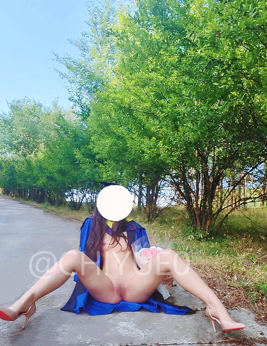 又是一年毕业季~
#反差 #露出 
<a href="/luchu888888/">🌻反差婊露出精选集🌻（露出转推）</a> 
<a href="/Public_Catgirl1/">❤️露出反差文化大使❤️（露出转推）</a>