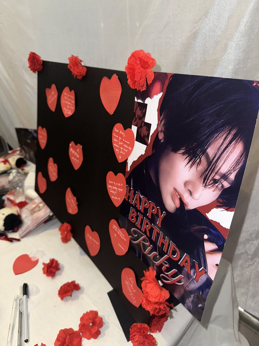 findingjkyu's tweet photo. rickyโs day! ๐น
thanks to @GalerieDeShen โค๏ธ
special tag, thank you freebiesnyaa kakk!! โค๏ธ @shanbinzip @jjanghaorui @naaanaaanuuw
#RickyRougeSoiree #HappyRickyDay https://t.co/duhOnSivpN